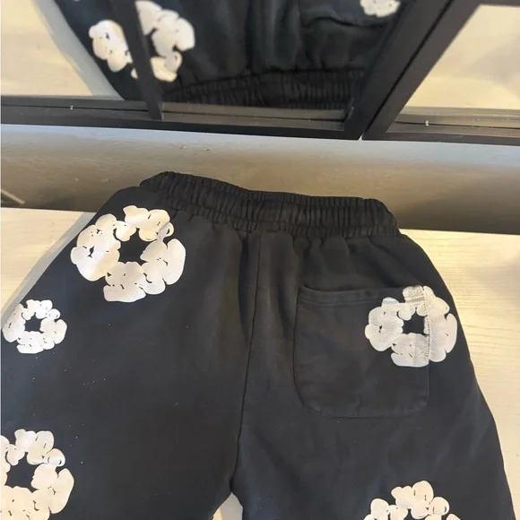 Black and White Floral Men's Shorts - Picture 3 of 3